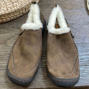 J sport  new fur lined sneakers size 8